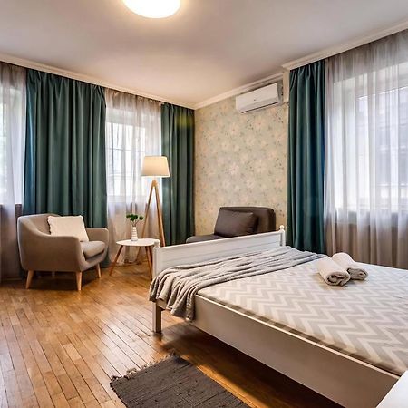 לבוב Apartamenty On Knyazya Romana מראה חיצוני תמונה