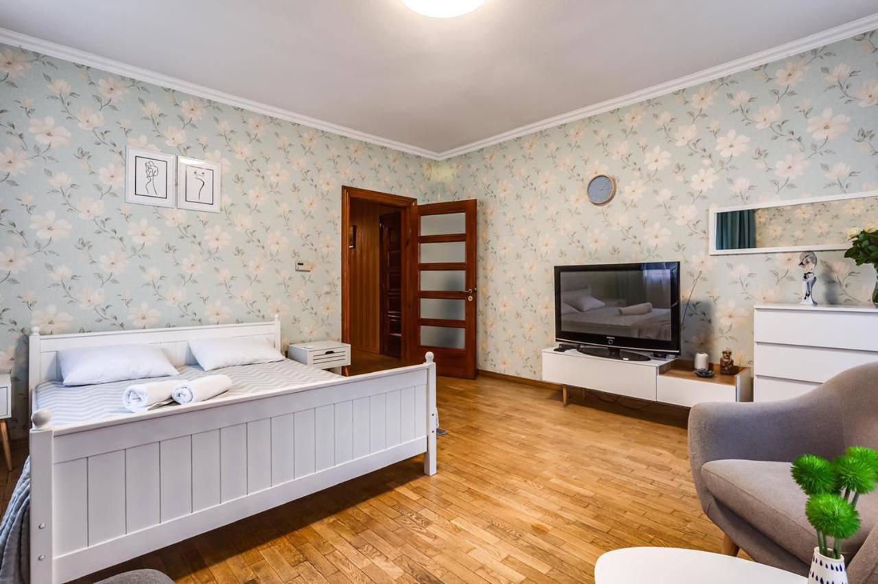 לבוב Apartamenty On Knyazya Romana מראה חיצוני תמונה
