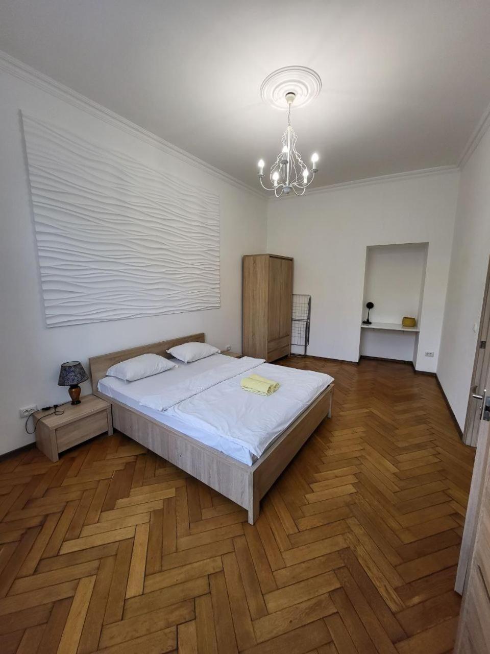 לבוב Apartamenty On Knyazya Romana מראה חיצוני תמונה
