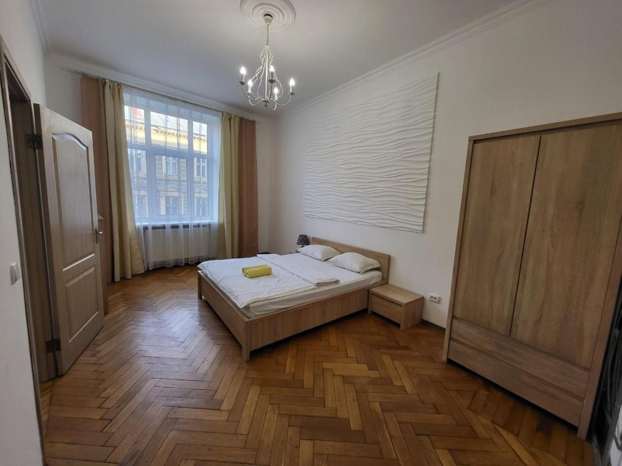 לבוב Apartamenty On Knyazya Romana מראה חיצוני תמונה