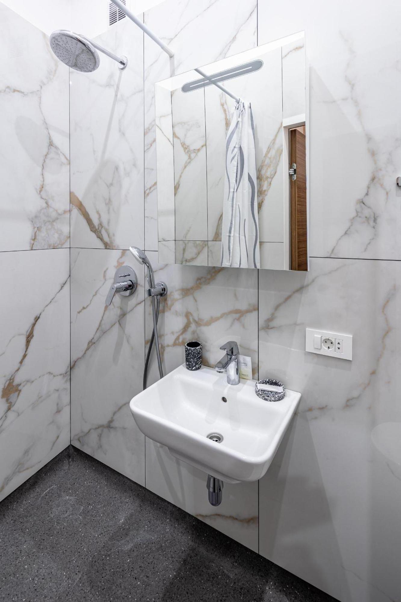 לבוב Apartamenty On Knyazya Romana מראה חיצוני תמונה
